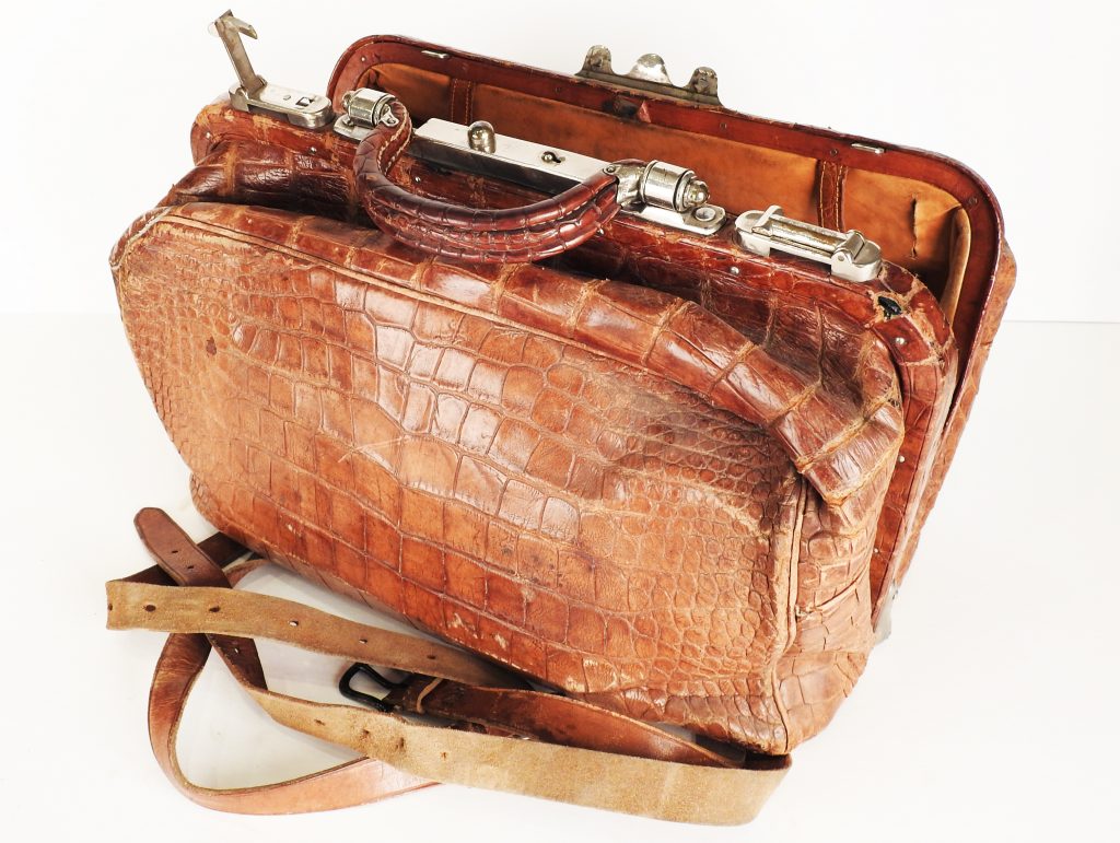 Alligator Satchel, ca. 1890. Generously Donated by Mrs. Franz Plunder, 70-221.