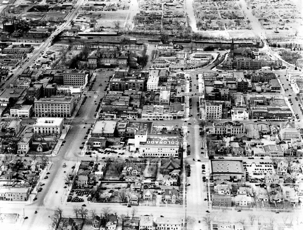 An aerial view of Colorado Springs in 1925
