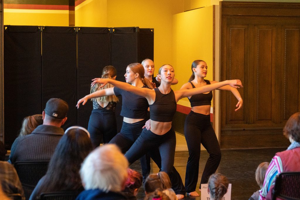 Colorado Ballet Society performing.